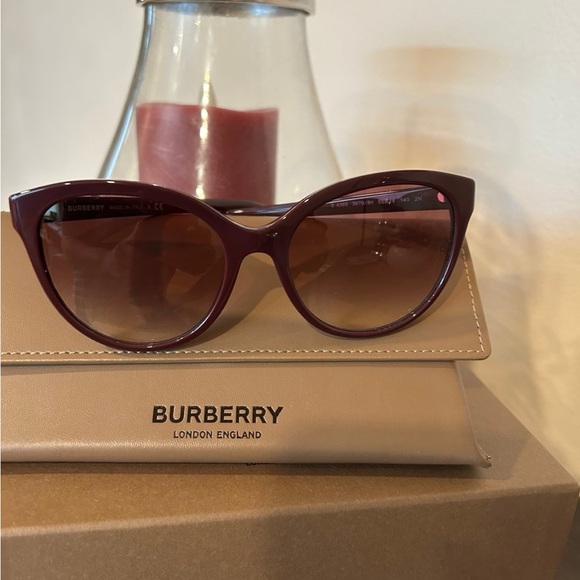 Burberry Accessories - New Burberry Women's Plum Sunglasses